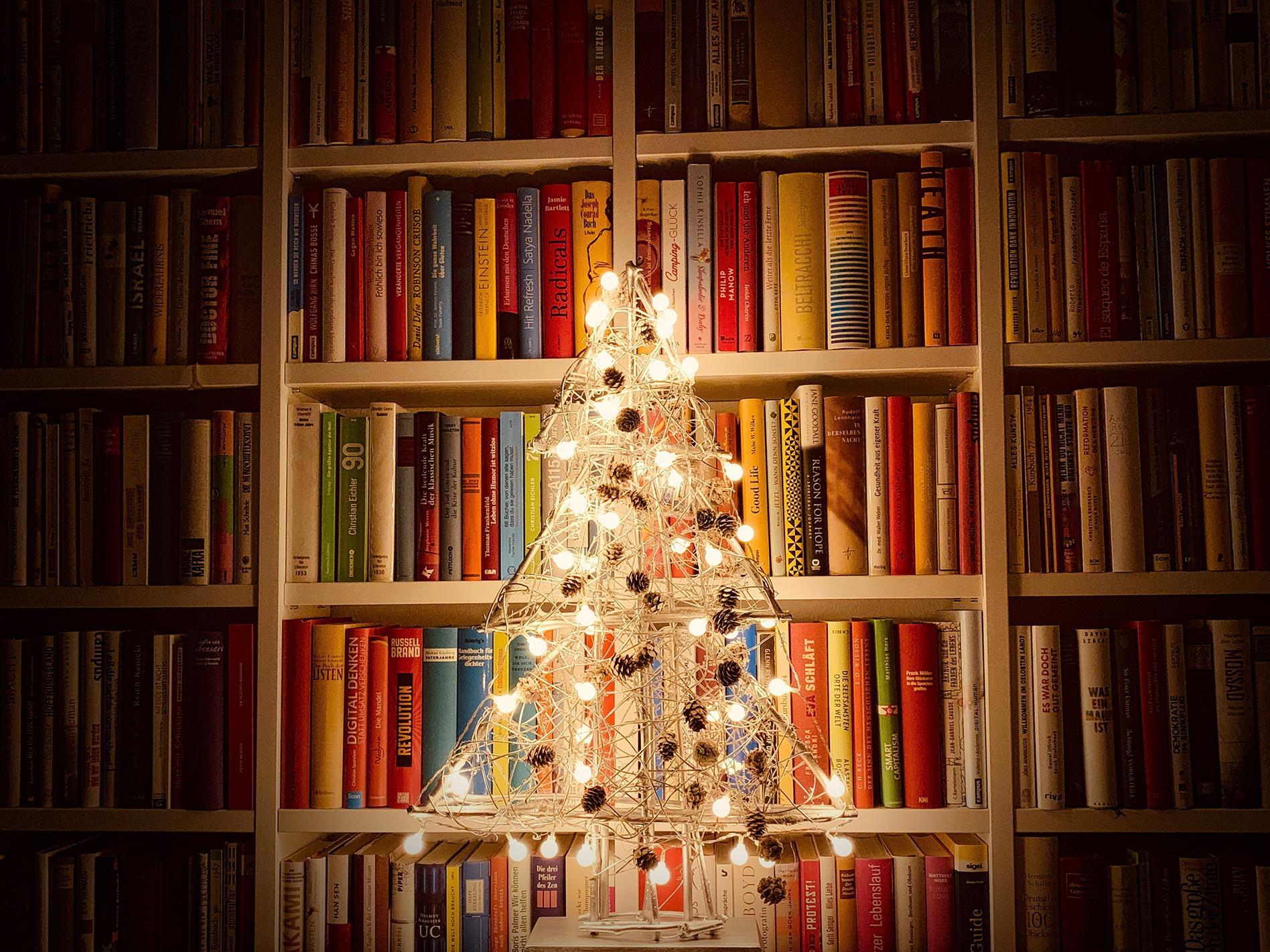 The history of giving books as gifts at Christmas | The ...