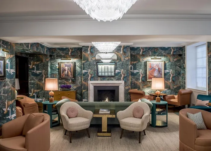 Top-Rated Hotels in London WC1 Area