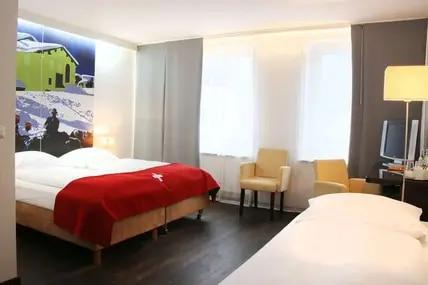 Alle Zimmer des Helvetia Hotels sind mit einer Klimaanlage und einem Kaffee- und Teekocher ausgestattet.