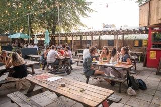 Among the many things London does exceptionally well is pub gardens. Days can quite easily fly by when hours are spent...